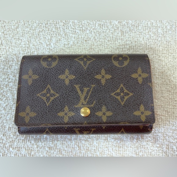 Louis Vuitton wallet - Picture 1 of 5